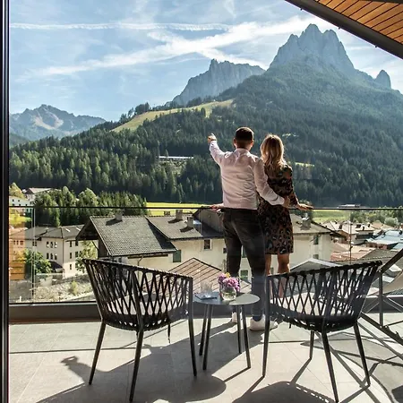 Ladinia Dolomites View 4*