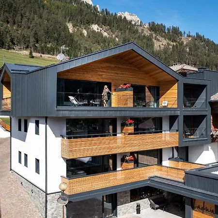 Ladinia Dolomites View 4*
