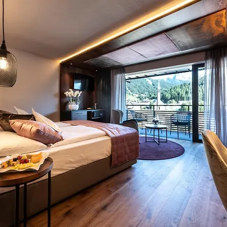 Ladinia Dolomites View Hotel Pozza di Fassa